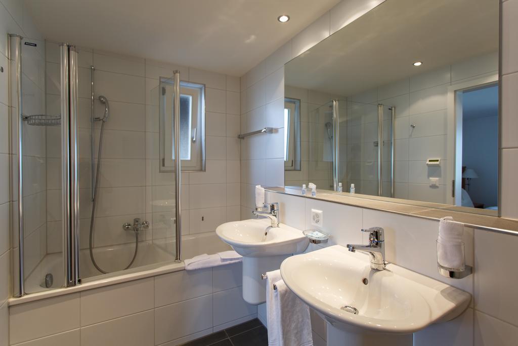 Hotel Kreuz Leissigen Pokoj fotografie